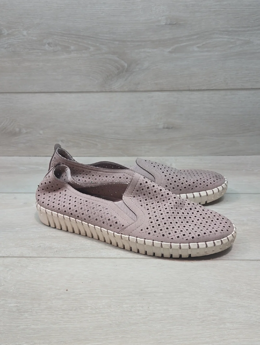 Skechers Women Air Cooled Comfort Slip-On Perforated Casual Shoe Mauve Sz 9